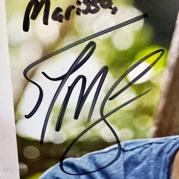 Scotty mccreery autographed poster - like new condition - Picture 2 of 2